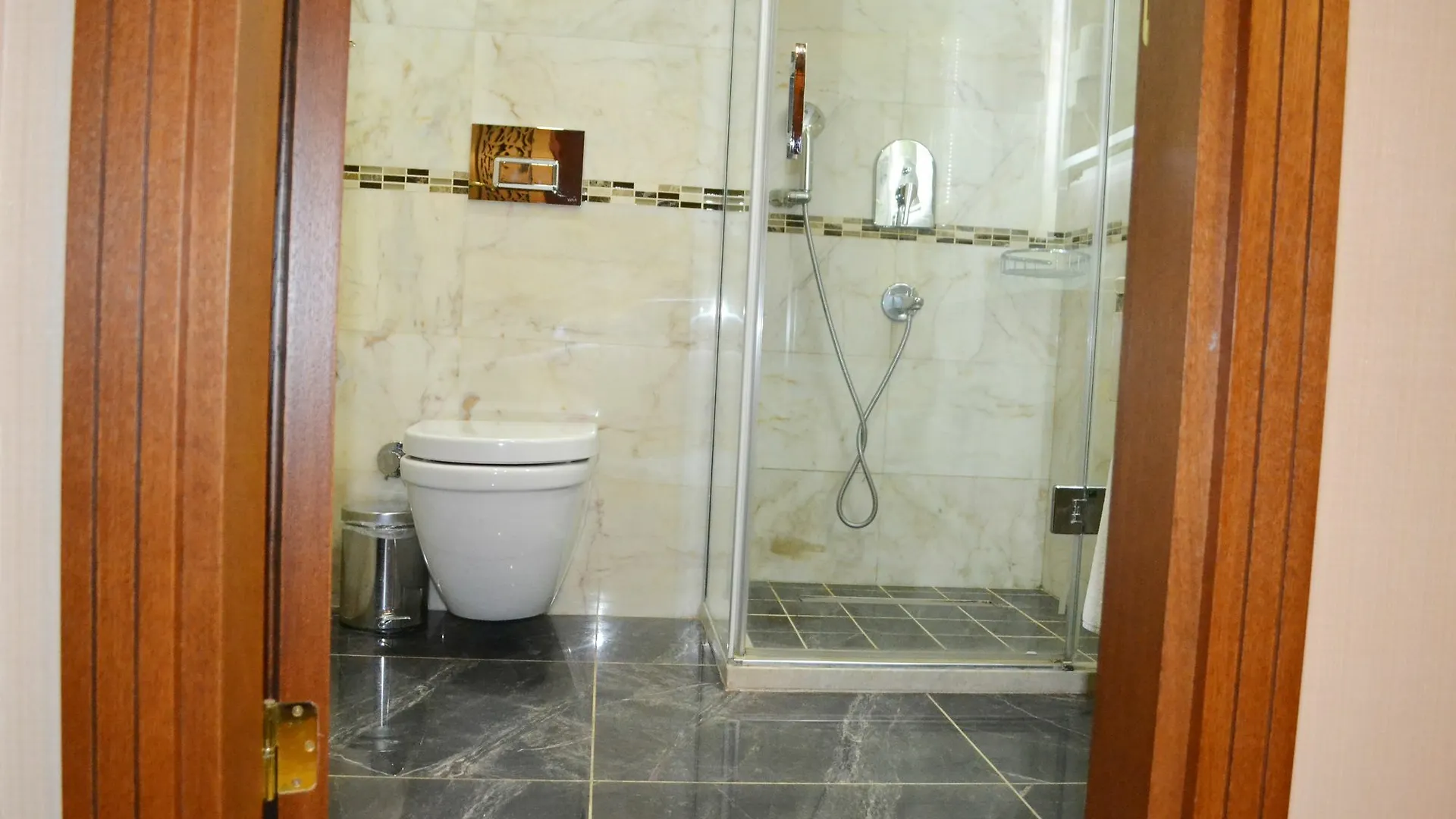 Lalinn Deluxe Istanbul Turkey